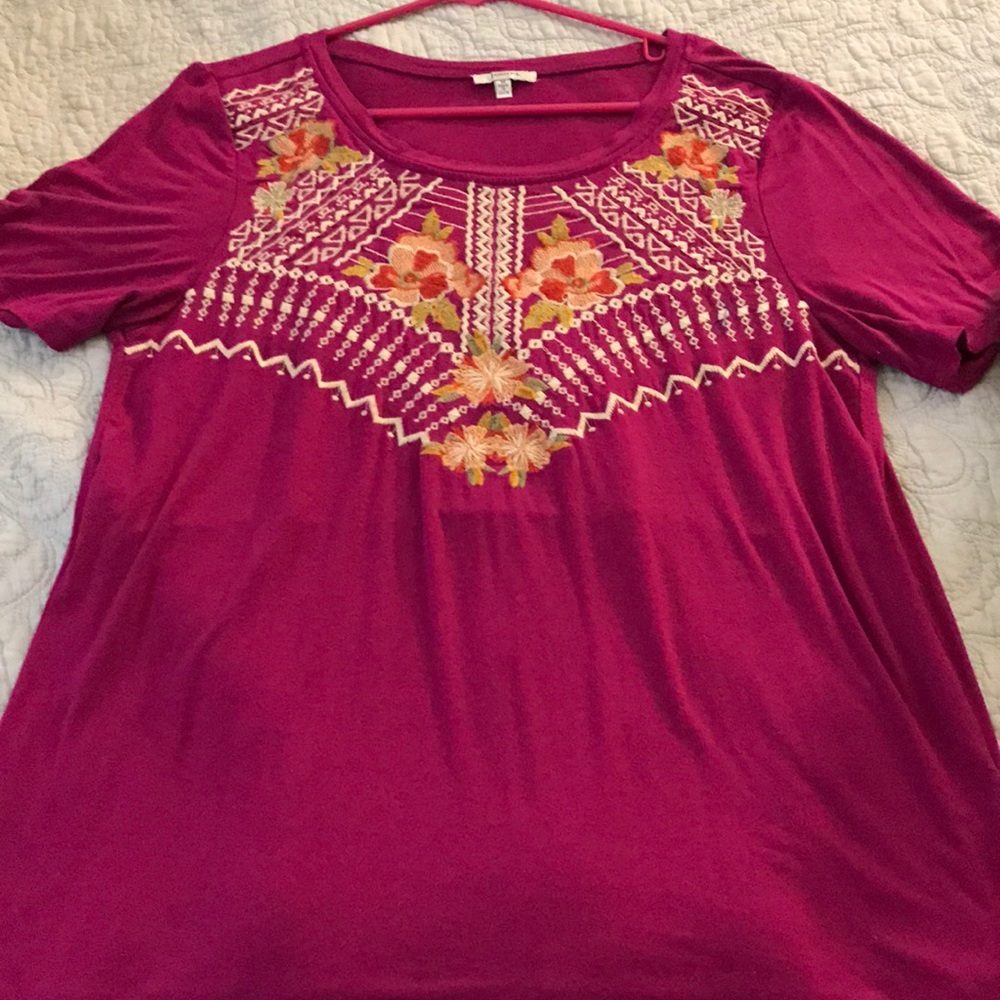 Embroidered tee.